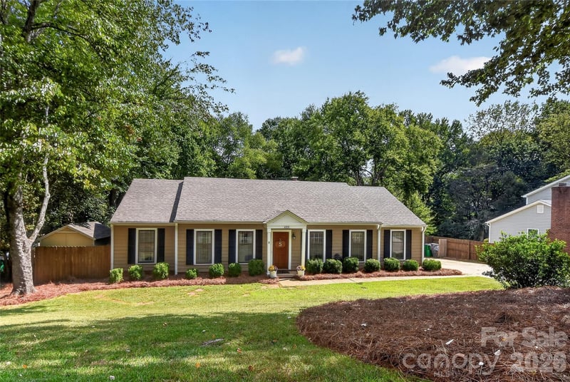 622 Silversmith Lane, Charlotte, NC - 3 beds, 2 baths, 1,570 sqft - $439,000