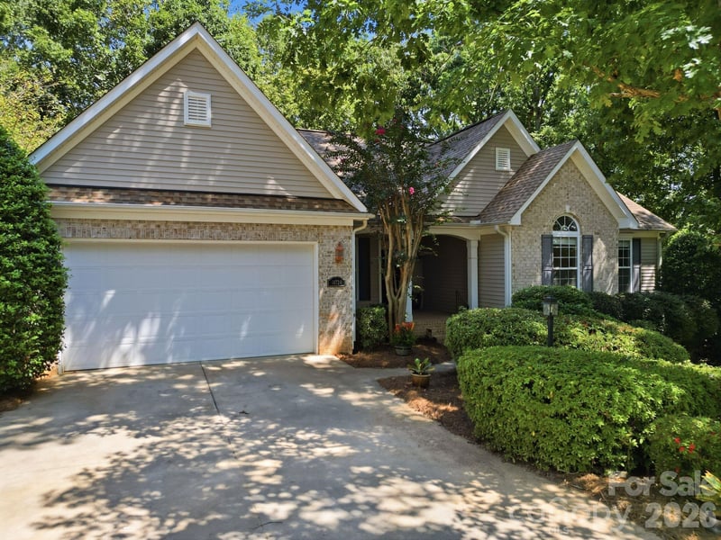 14724 Beatties Ford Road, Huntersville, NC - 3 beds, 2 baths, 1,587 sqft - $475,000