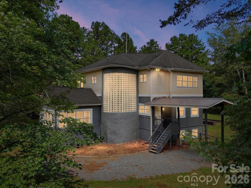 9821 Harvest Lane, Davidson, NC - 3 beds, 2.5 baths, 4,091 sqft - $999,999