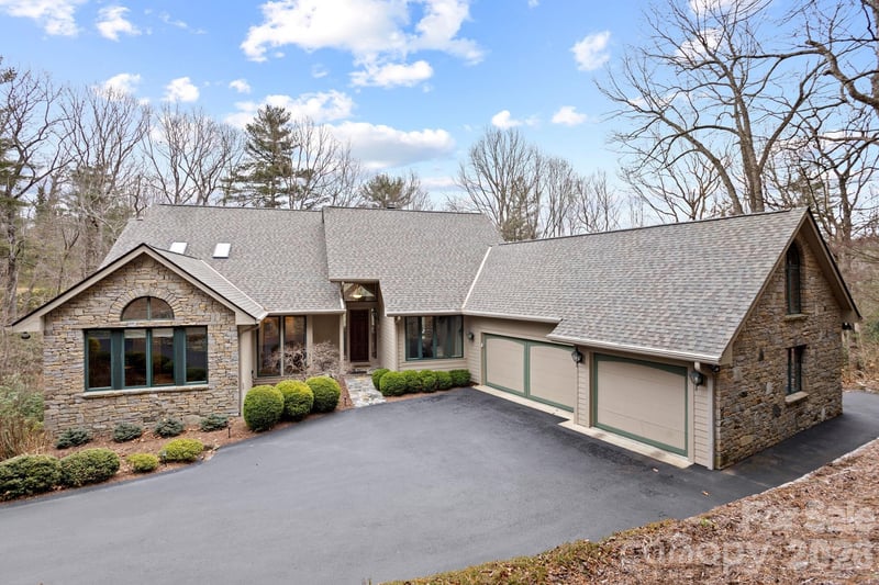 175 Overlook Drive, Flat Rock, NC - 3 beds, 4 baths, 4,464 sqft - $1,275,000