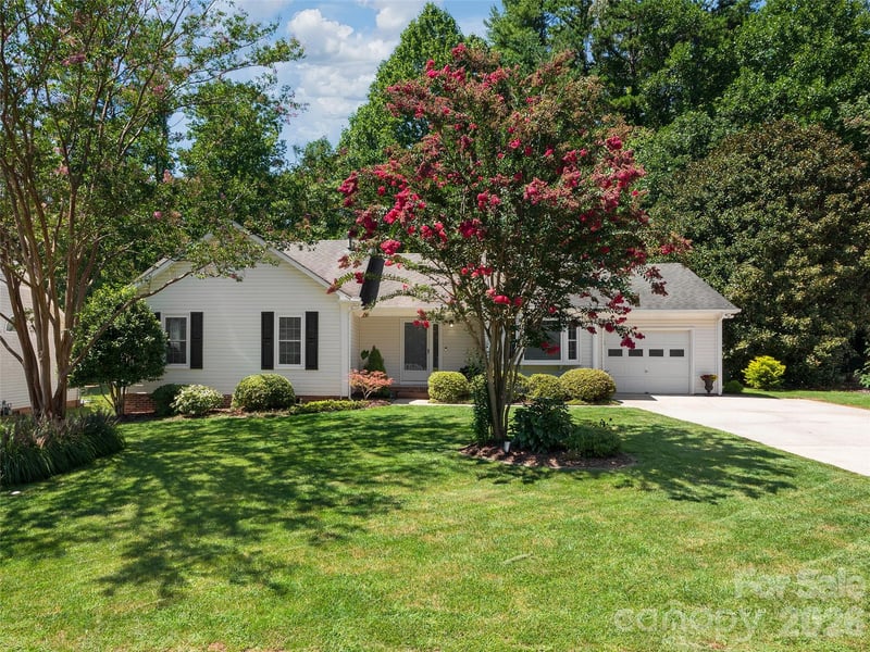 22 Southchase Drive, Fletcher, NC - 3 beds, 2 baths, 1,574 sqft - $425,000