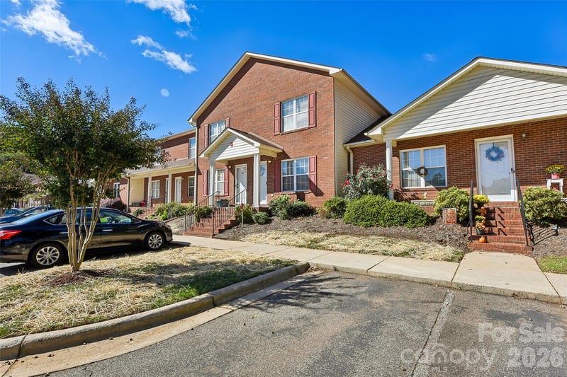 102 Brandywine Drive NE S5, Conover, NC - 2 beds, 1.5 baths, 1,024 sqft - $179,900