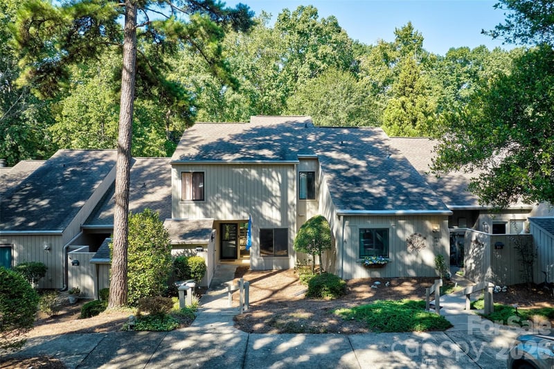 34 Old Post Road, Lake Wylie, SC - 3 beds, 2.5 baths, 1,793 sqft - $345,000