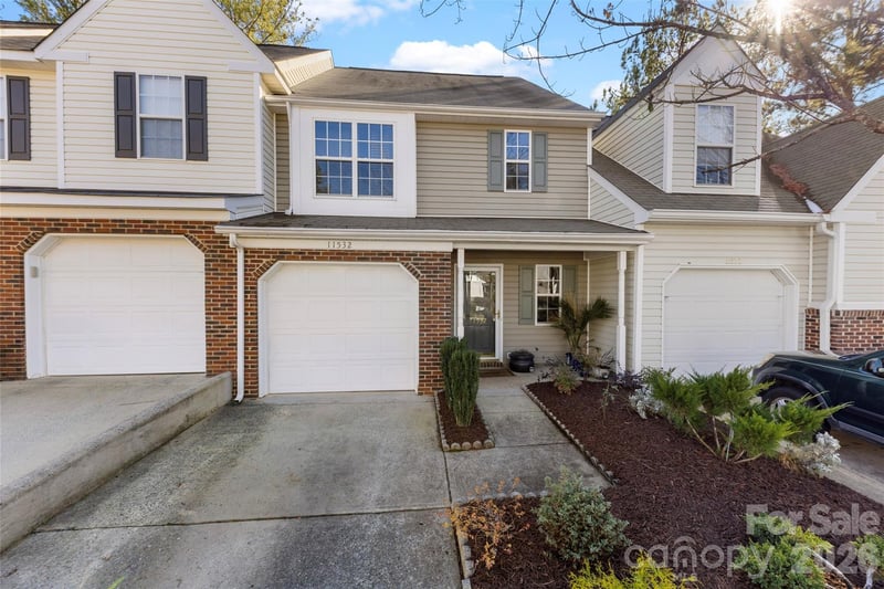 11532 Delores Ferguson Lane Apt 1004, Charlotte, NC - 2 beds, 2.5 baths, 1,390 sqft - $425,000