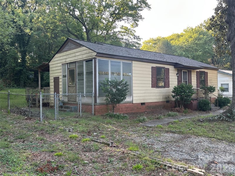 235 S Milford Drive, Salisbury, NC - 2 beds, 1 bath, 912 sqft - $110,777