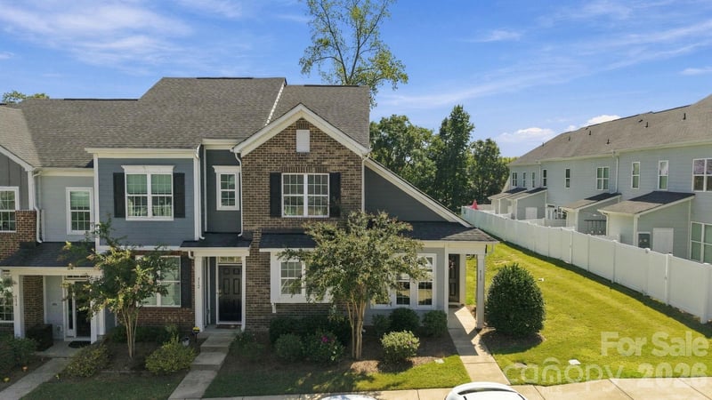 510 Dorman Street, Belmont, NC - 3 beds, 2.5 baths, 1,305 sqft - $309,000