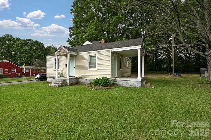 415 Norris Avenue, Charlotte, NC - 2 beds, 1 bath - $1,250