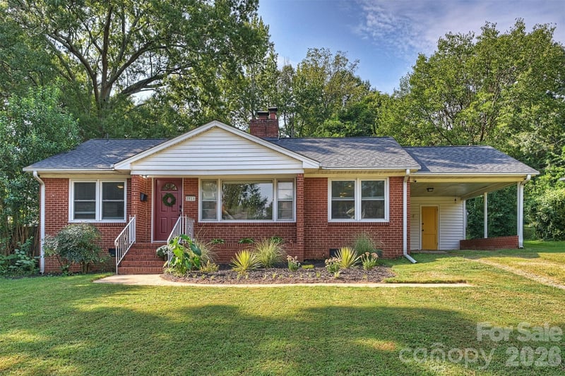 2816 Shamrock Drive, Charlotte, NC - 3 beds, 1.5 baths, 1,183 sqft - $399,900