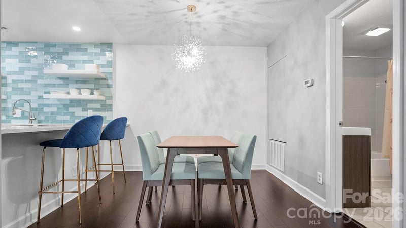 1612 Sharon Road W Apt 68, Charlotte, NC - 2 beds, 2 baths, 942 sqft - $170,000