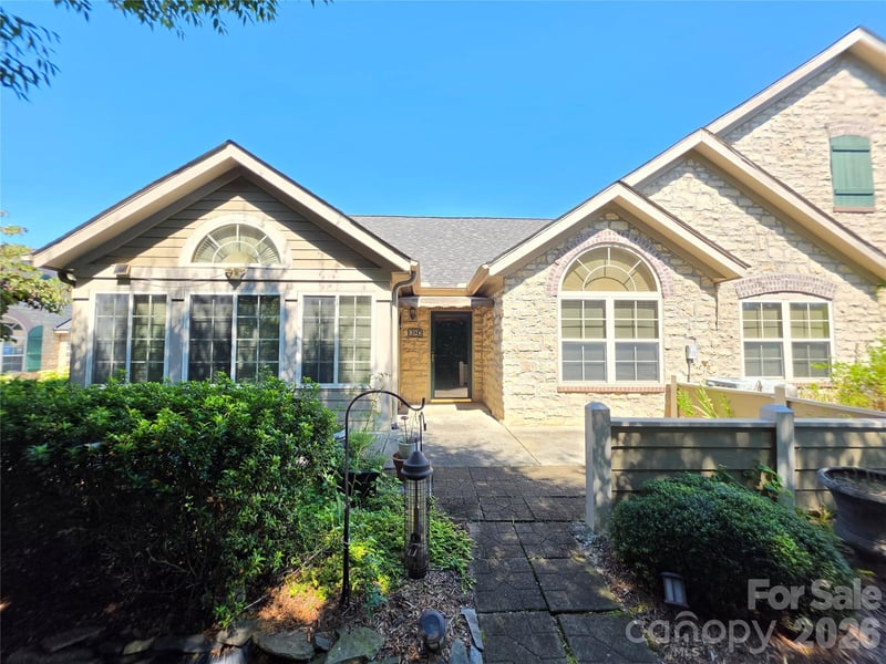 812 Wynnshire Drive B, Hickory, NC - 2 beds, 2 baths, 1,915 sqft - $449,000