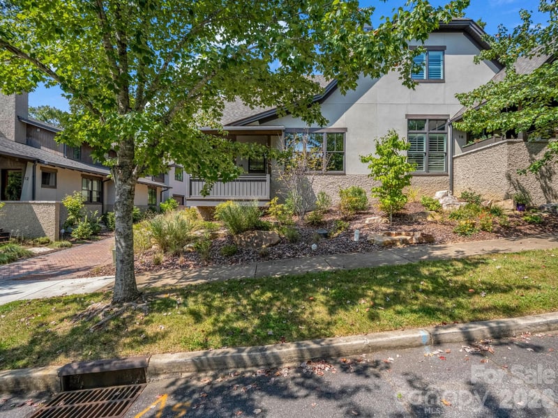 14 Keats Road, Black Mountain, NC - 3 beds, 3.5 baths, 2,163 sqft - $1,250,000