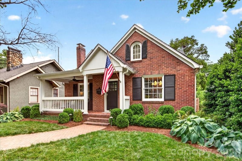 2121 Charlotte Drive, Charlotte, NC - 5 beds, 3 baths, 2,630 sqft - $1,550,000