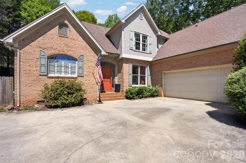 2000 Shadwell Court Apt 26, Gastonia, NC - 4 beds, 3 baths, 2,352 sqft - $425,000