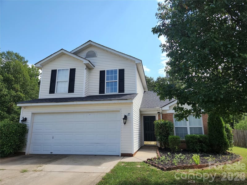 8103 Lamplighter Place, Charlotte, NC - 3 beds, 2.5 baths - $387,900