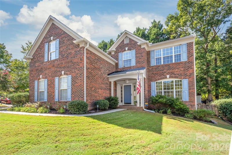 7606 Dinniston Drive, Huntersville, NC - 4 beds, 2.5 baths, 2,323 sqft - $557,500