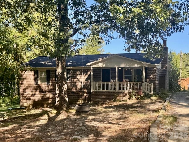 2736 Kirkover Drive, Lancaster, SC - 3 beds, 1.5 baths, 1,421 sqft - $175,000