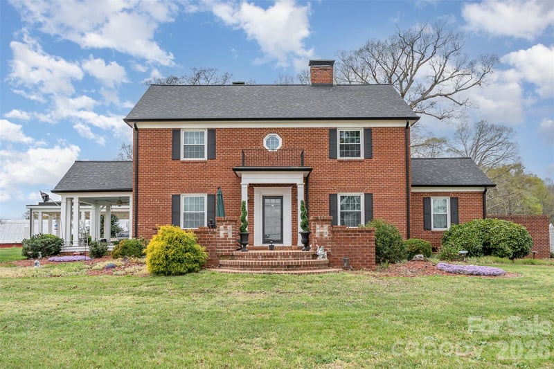 1783 Reepsville Road, Lincolnton, NC - 3 beds, 2 baths, 2,975 sqft - $480,000
