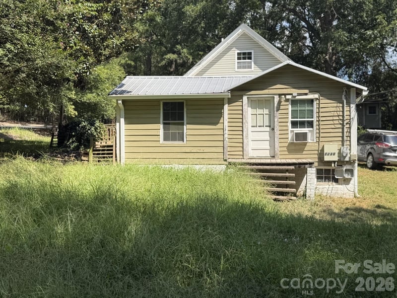 1230 Columbus Street, Albemarle, NC - 1 bed, 1 bath, 739 sqft - $100,000
