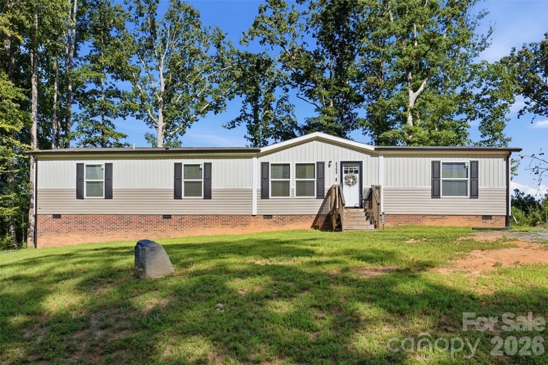 3194 Medicine Bow None, Claremont, NC - 4 beds, 2 baths, 1,796 sqft - $265,000