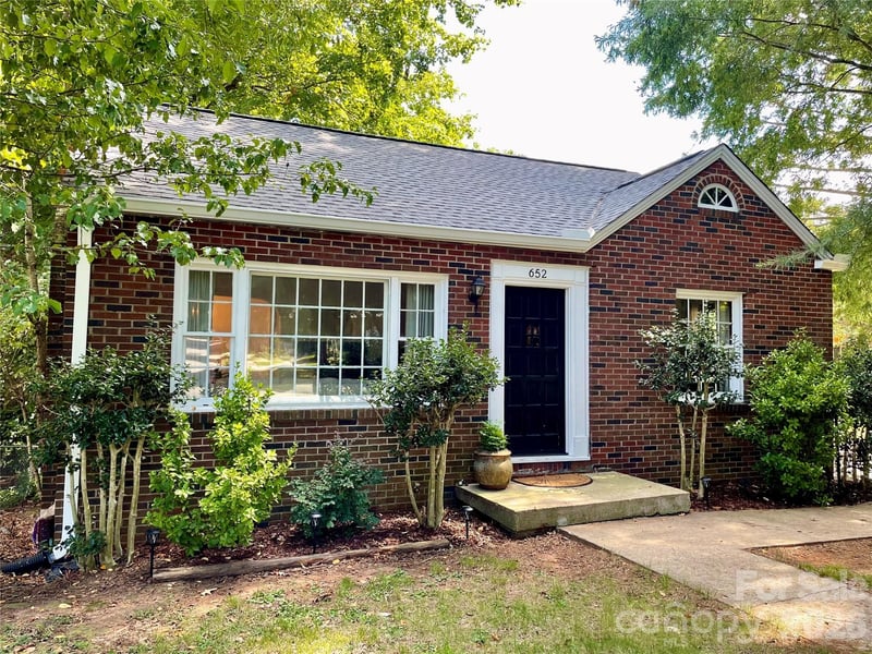 652 Davie Avenue, Statesville, NC - 1 bath - $199,000