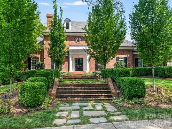 1811 Queens Road W, Charlotte, NC - 5 beds, 7.5 baths, 6,869 sqft - $5,250,000