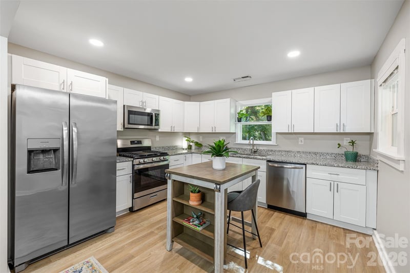 424 Arbor Drive, Waxhaw, NC - 3 beds, 2 baths, 1,331 sqft - $400,000