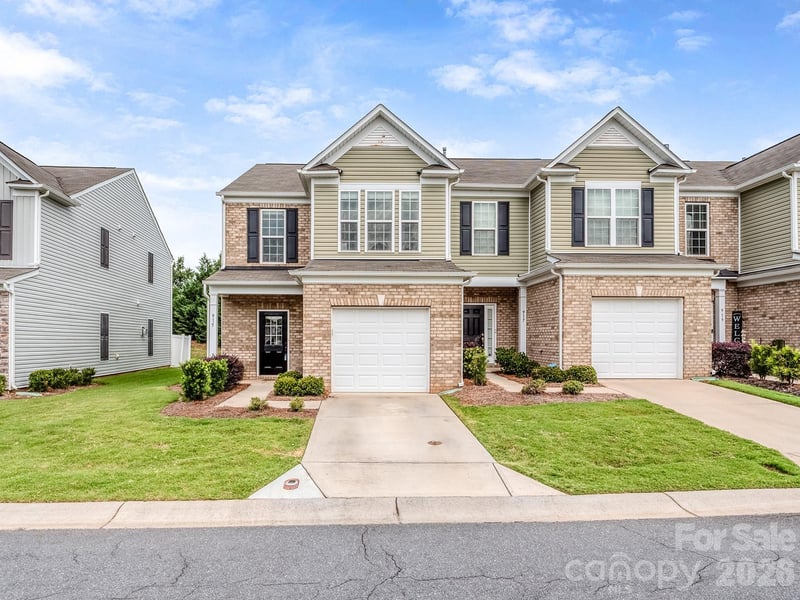 915 Wicawa Road, Fort Mill, SC - 3 beds, 2.5 baths, 1,610 sqft - $333,333