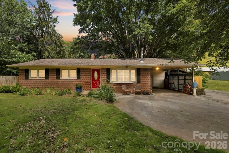 10687 Cruso Road, Canton, NC - 3 beds, 1.5 baths, 1,159 sqft - $285,000