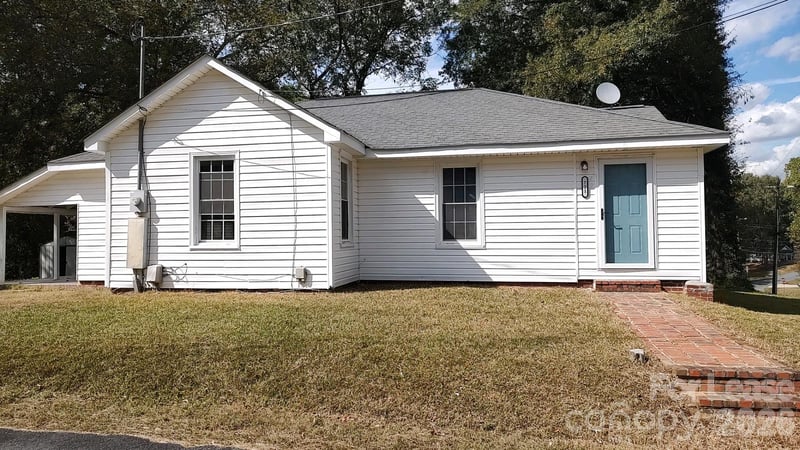 721 Broad Street, Kannapolis, NC - 3 beds, 2 baths, 121 sqft - $1,695