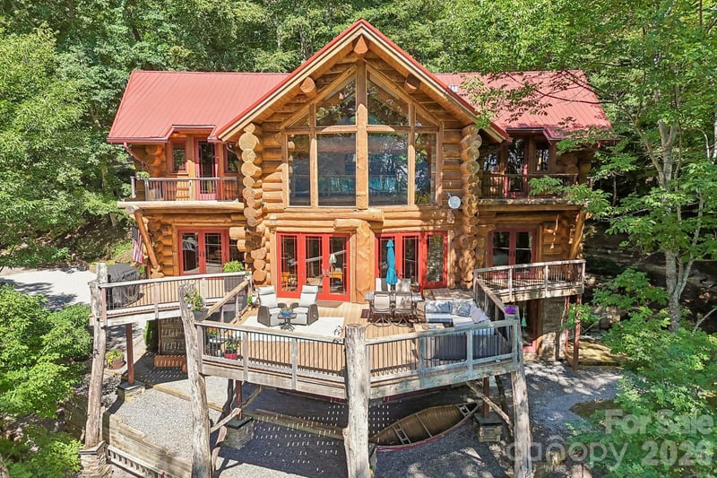 476 Waterford Drive, Maggie Valley, NC - 3 beds, 4.5 baths, 4,006 sqft - $1,380,000