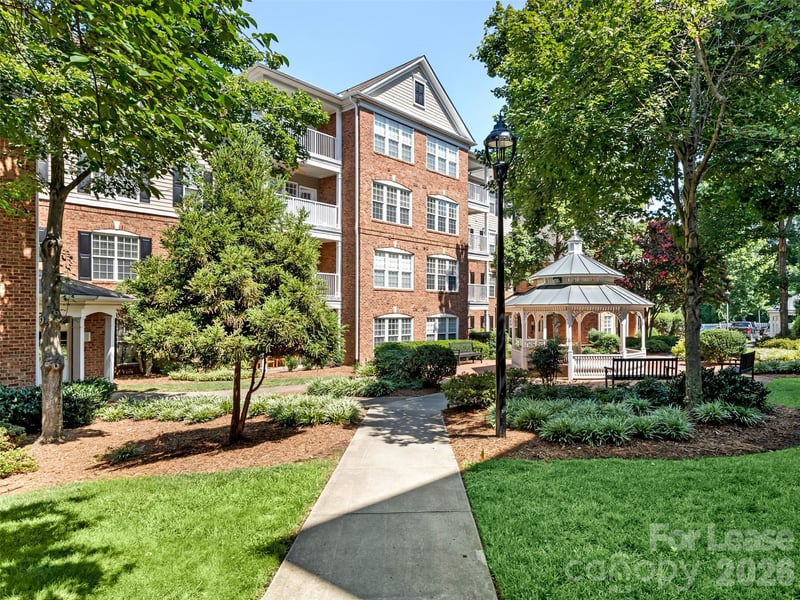 3172 Margellina Drive, Charlotte, NC - 3 beds, 2 baths, 1,396 sqft - $2,250