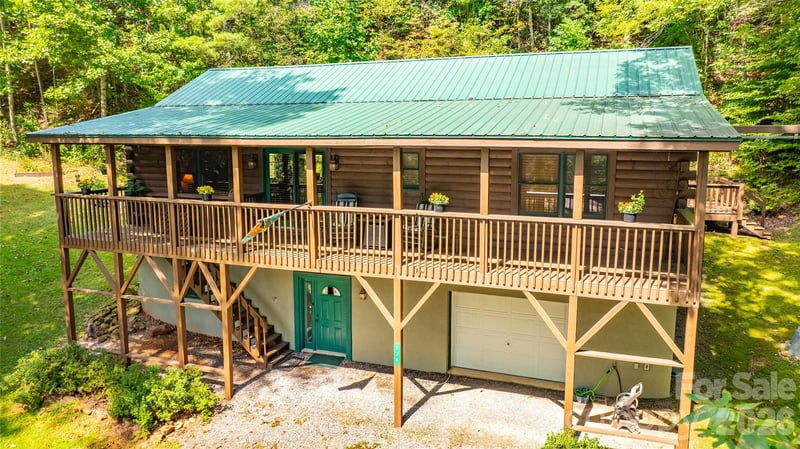 174 Nix Creek Road, Canton, NC - 2 beds, 3 baths, 2,138 sqft - $559,000