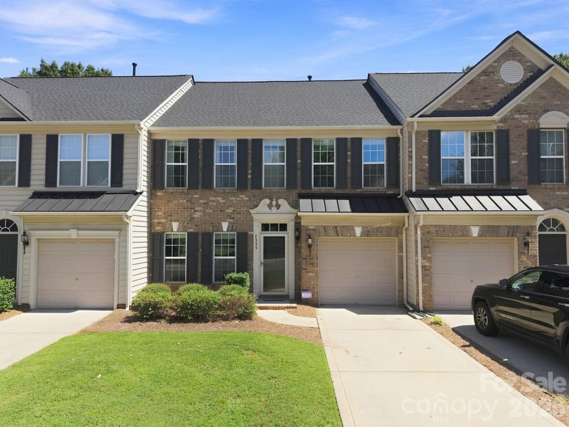 2335 Whitford Lane, Charlotte, NC - 3 beds, 2.5 baths, 1,975 sqft - $440,000