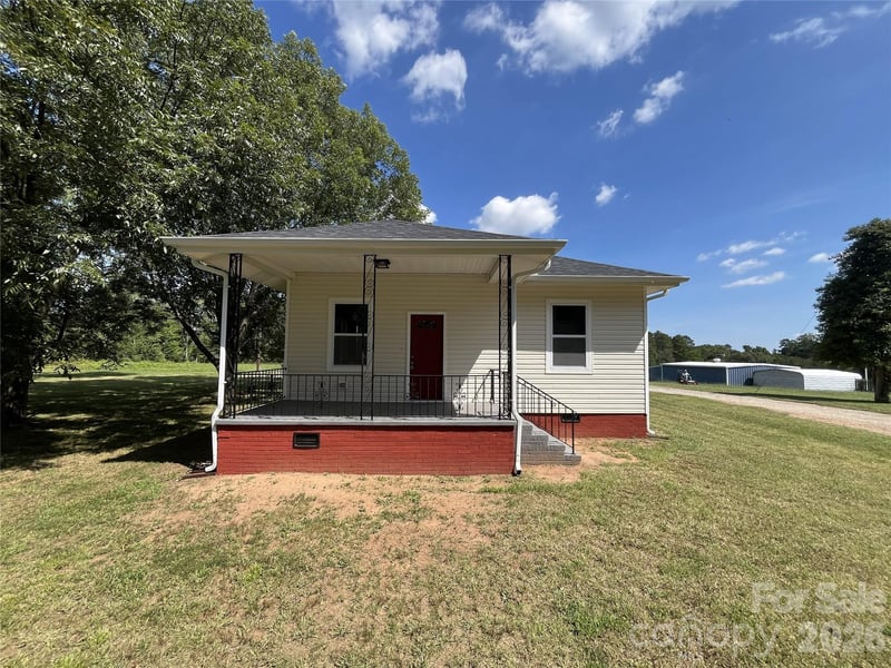 6270 Nc 16 Highway N, Conover, NC - 2 beds, 2 baths, 1,176 sqft - $249,900