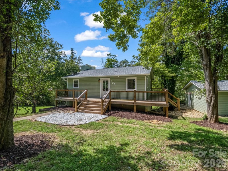 106 Bobwhite Avenue, Lake Lure, NC - 3 beds, 2.5 baths, 1,457 sqft - $450,000