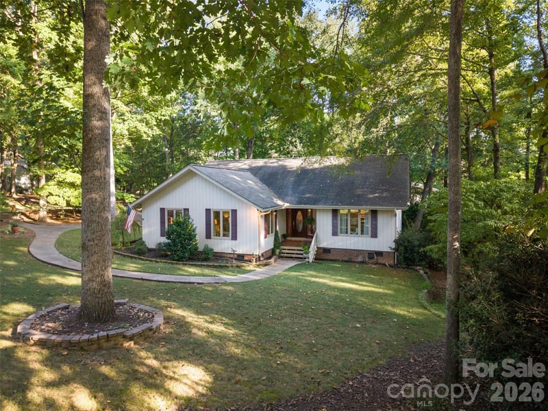 55 Heritage Drive, Lake Wylie, SC - 3 beds, 2 baths, 2,090 sqft - $650,000