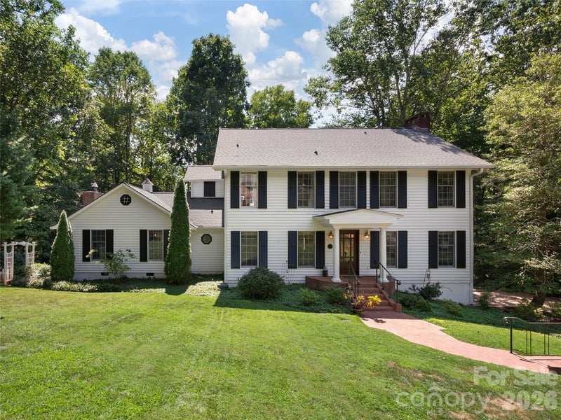 440 Sondley Woods Place, Asheville, NC - 3 beds, 3.5 baths, 4,135 sqft - $1,150,000