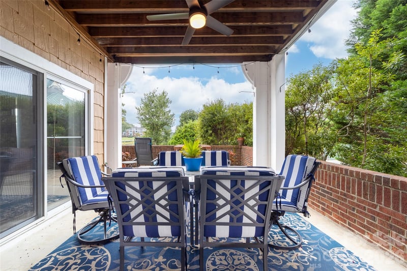 18619 Harborside Drive, Cornelius, NC - 3 beds, 2 baths, 1,400 sqft - $715,000