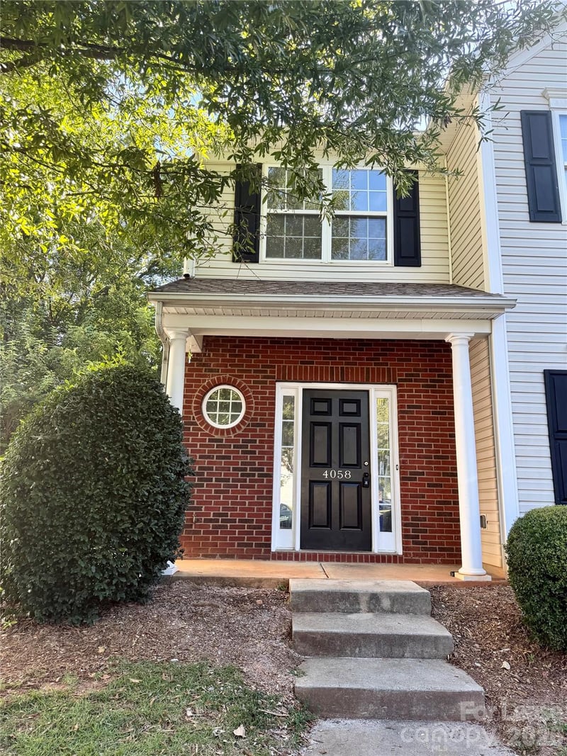 4058 Glenlea Commons Drive, Charlotte, NC - 3 beds, 2.5 baths, 1,580 sqft - $1,825
