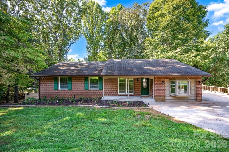 247 Spring Shore Road, Statesville, NC - 3 beds, 2.5 baths, 2,540 sqft - $389,000