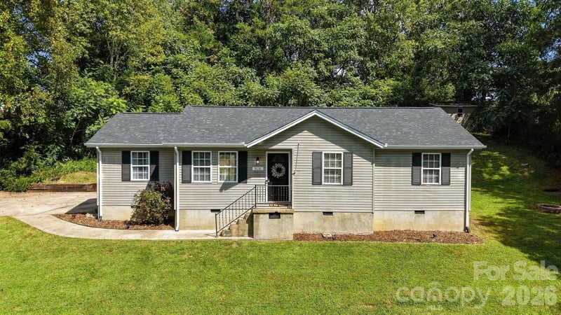 5118 W Piedmont Circle, Conover, NC - 4 beds, 2 baths, 1,235 sqft - $229,900