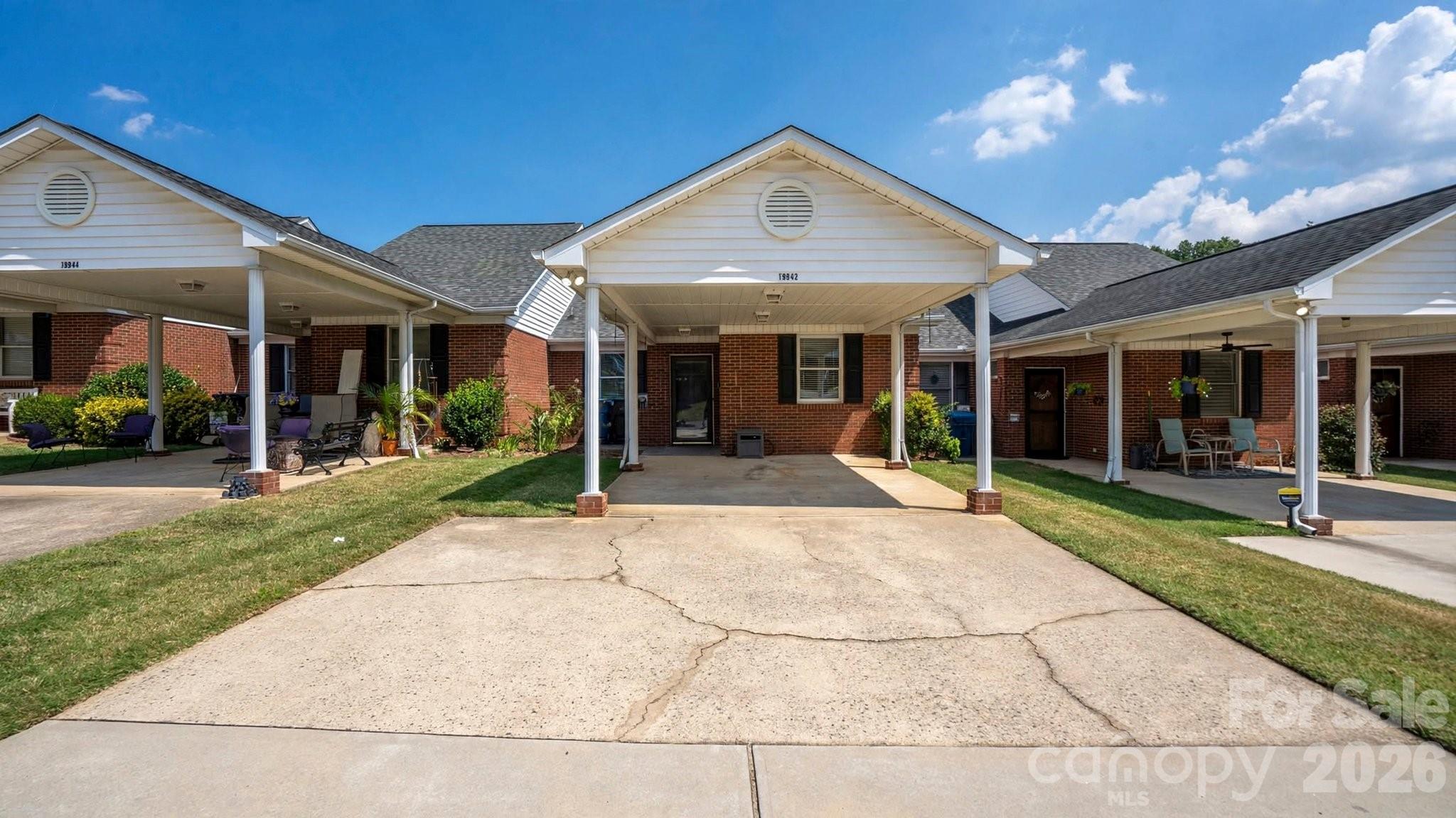 19942 Oak Leaf Circle, Cornelius, NC. property listing photo