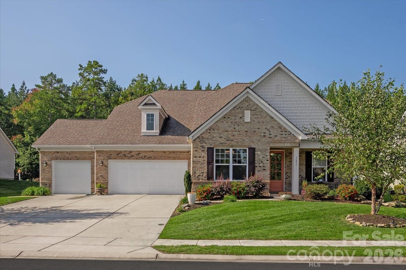 7051 Wyngate Place, Lancaster, SC - 3 beds, 3.5 baths, 2,923 sqft - $720,000