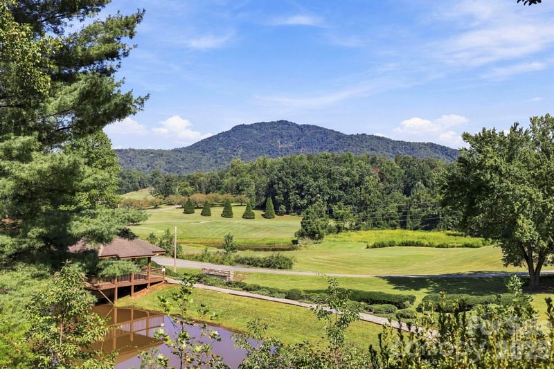 134 Raleigh Drive, Lake Lure, NC - 4 beds, 3 baths, 4,034 sqft - $699,500
