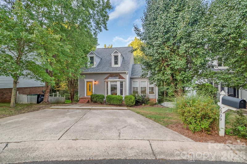 6009 Coaching Inn Court, Charlotte, NC - 4 beds, 2.5 baths, 3,235 sqft - $627,000