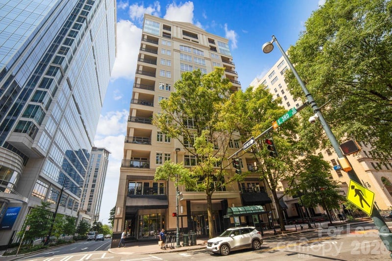 230 S Tryon Street Apt 903, Charlotte, NC - 1 bed, 1 bath, 545 sqft - $1,950/mo