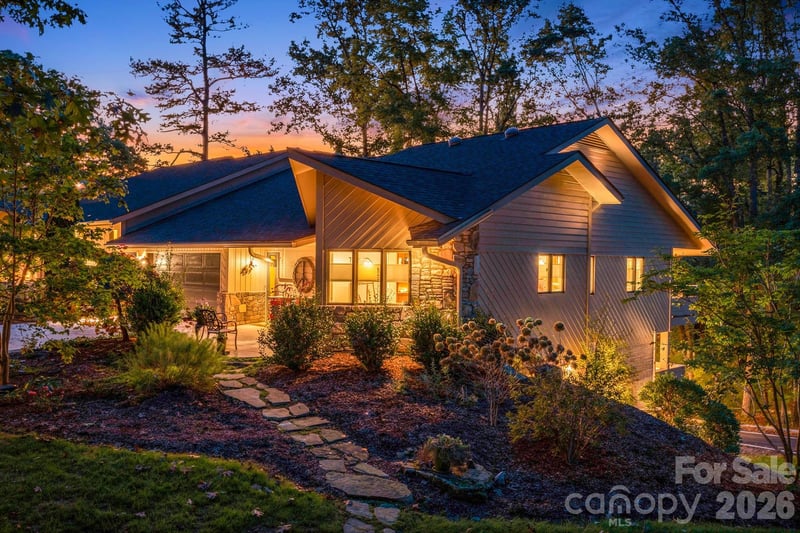 1702 Timber Trail, Asheville, NC - 3 beds, 2.5 baths, 2,772 sqft - $800,000