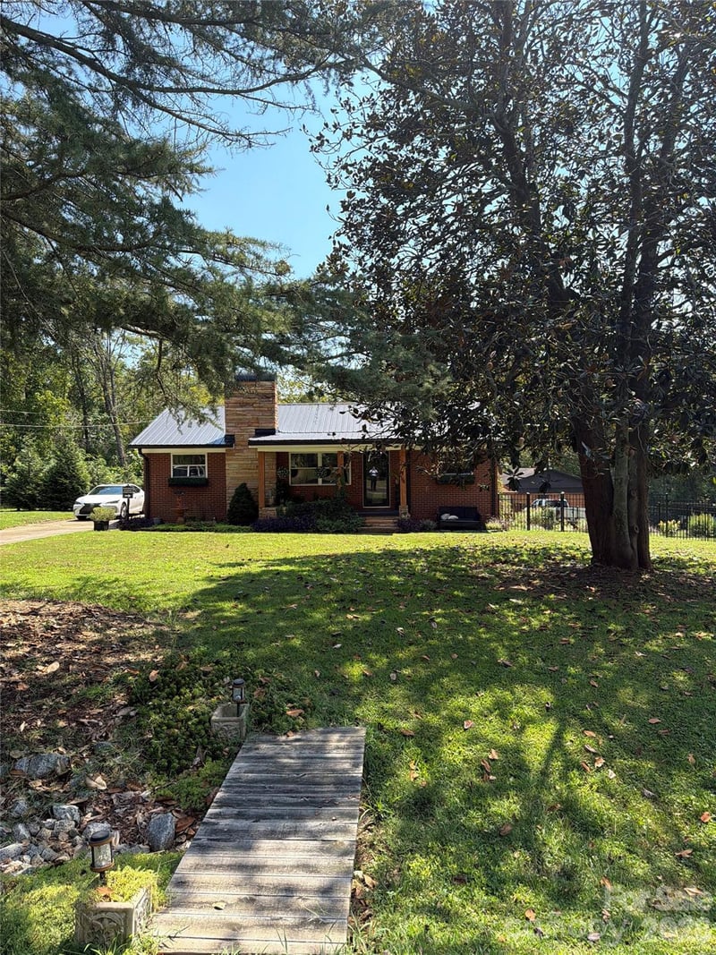 854 Victory Grove Church Road, Lincolnton, NC - 3 beds, 1 bath, 1,176 sqft - $280,000