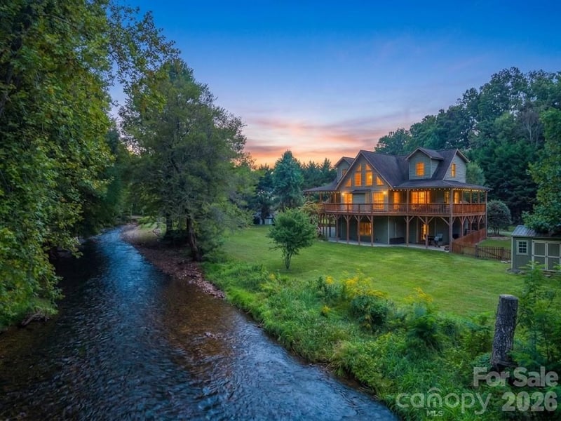 79 Rapid Waters Way, Waynesville, NC - 3 beds, 2.5 baths, 2,426 sqft - $724,900