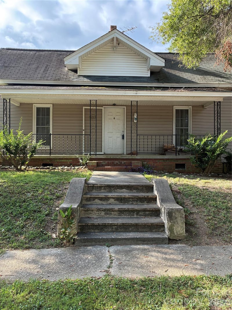 507 Watts Street, Albemarle, NC - 1 bed, 1 bath, 794 sqft - $150,000